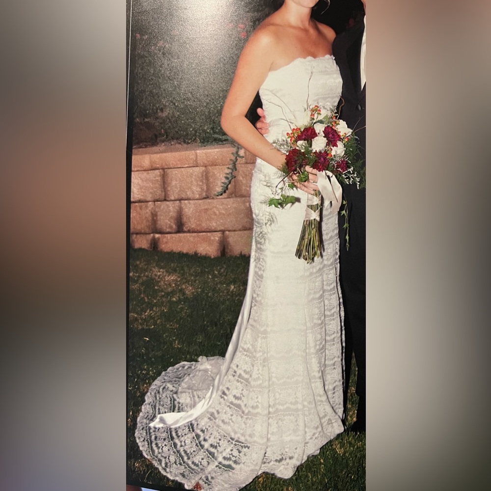 David’s Bridal Wedding Gown. Modern style with traditional finishings.